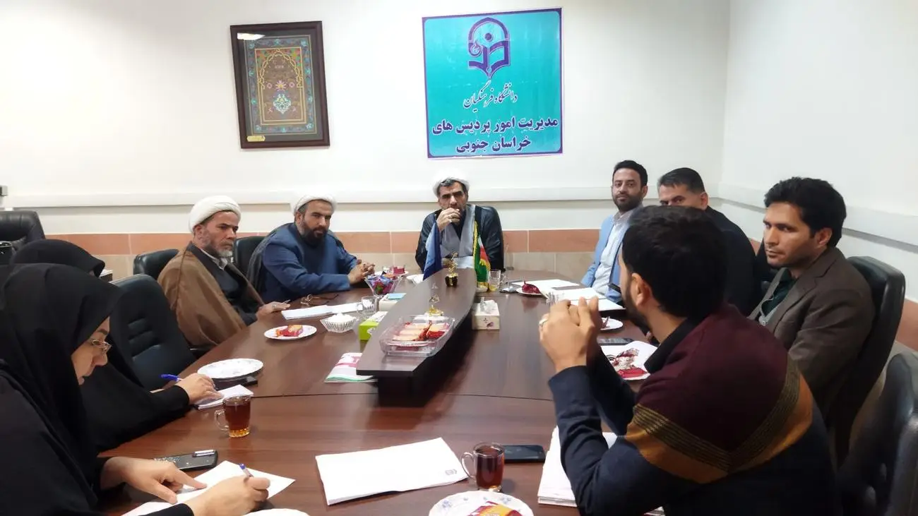 شرکت حداکثری دانشجو معلمان و اعضای هیأت علمی استان در اجلاس ۲۹ نماز