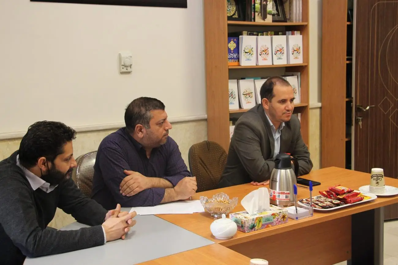 دیدار مدیرکل مدارس غیردولتی آموزش و پرورش شهرستانهای استان تهران با مدیر ستاد اقامه نماز