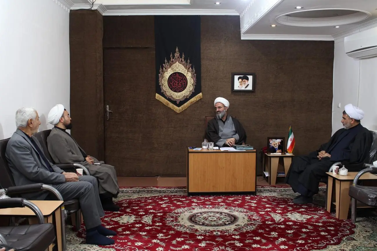 مدیر ستاد اقامه نماز استان با نماینده ولی فقیه در راستای برنامه ریزی برگزاری اجلاسیه استانی نماز دیدار کردند