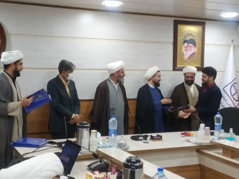 جلسه شورای اقامه نماز به همراه تجلیل از برترین و فعالین ترویج و توسعه نماز دانشگاه علوم پزشکی استان سمنان
