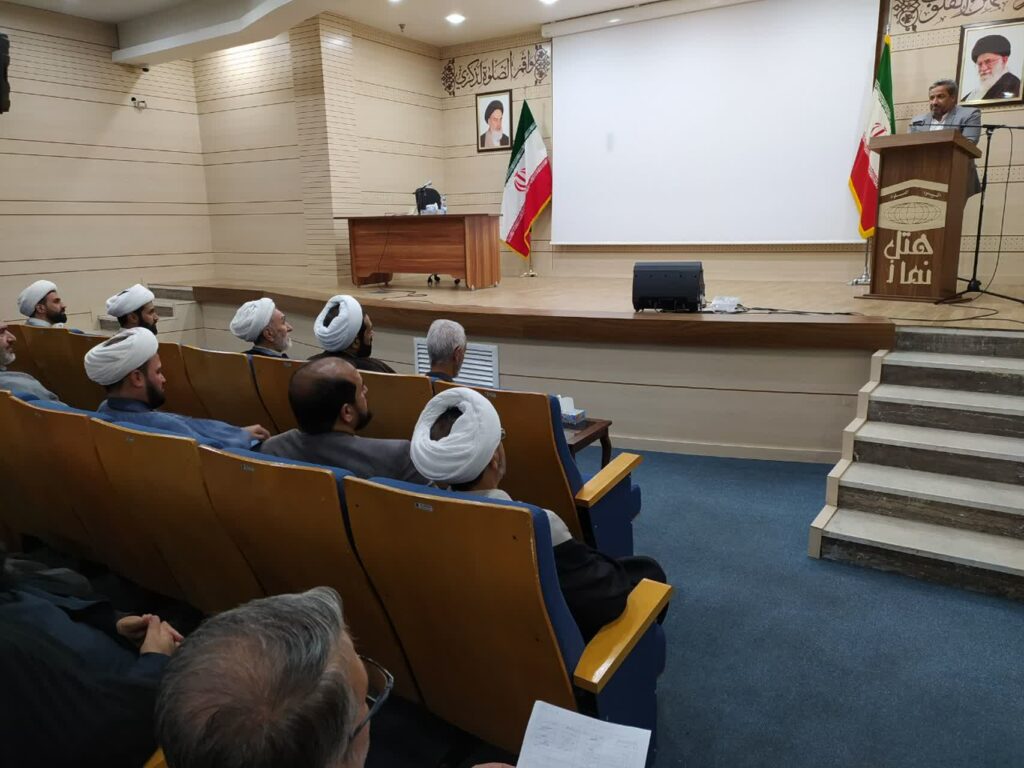 با حضور قائم مقام ستاد اقامه نماز کشور جلسه هم اندیشی اساتید مرکز تخصصی نماز مشهد برگزار شد