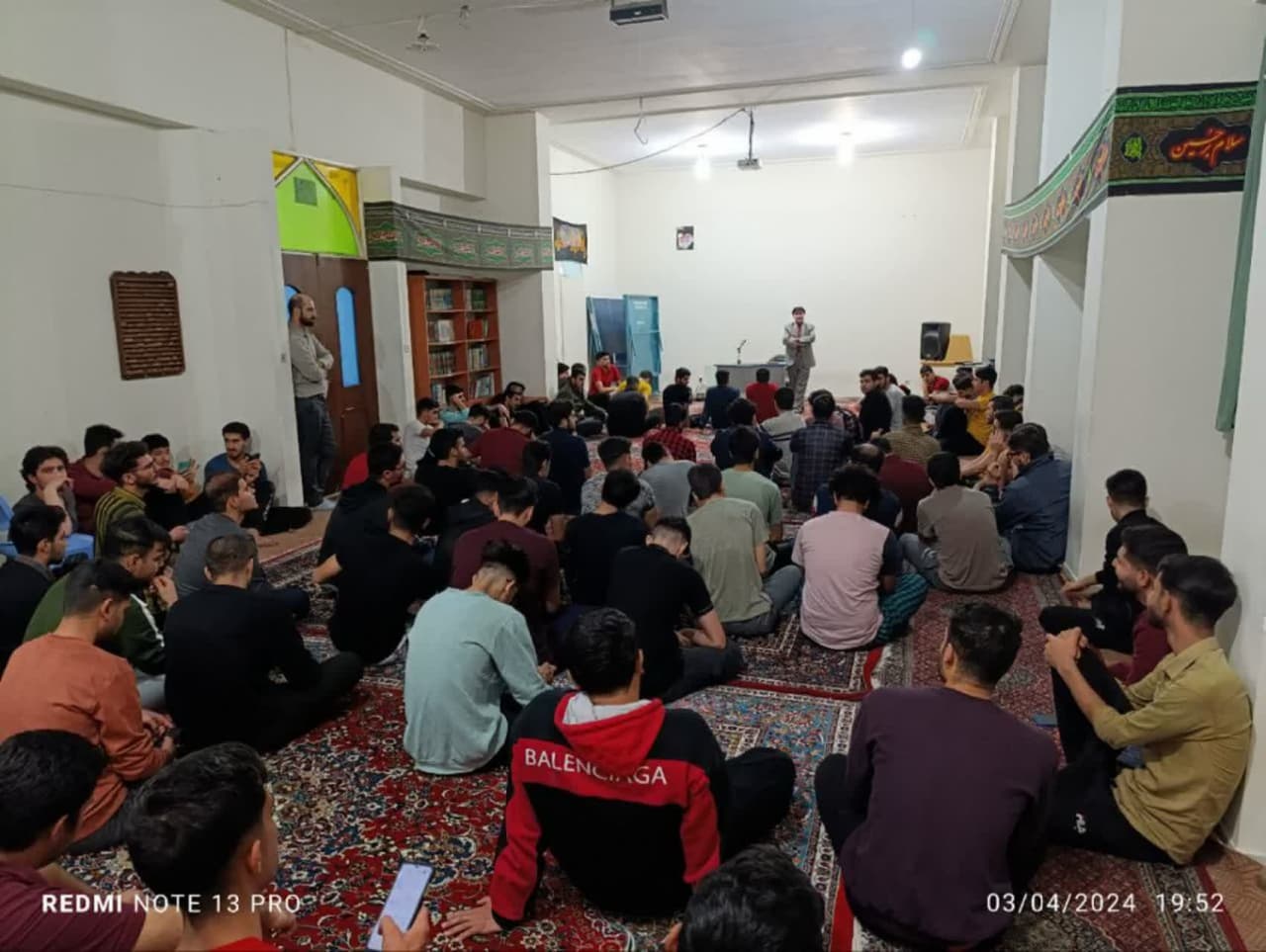 جلسه کرسی های آزاد اندیشی با موضوع نماز در دانشگاه فنی امیرکبیر اراک برگزار شد