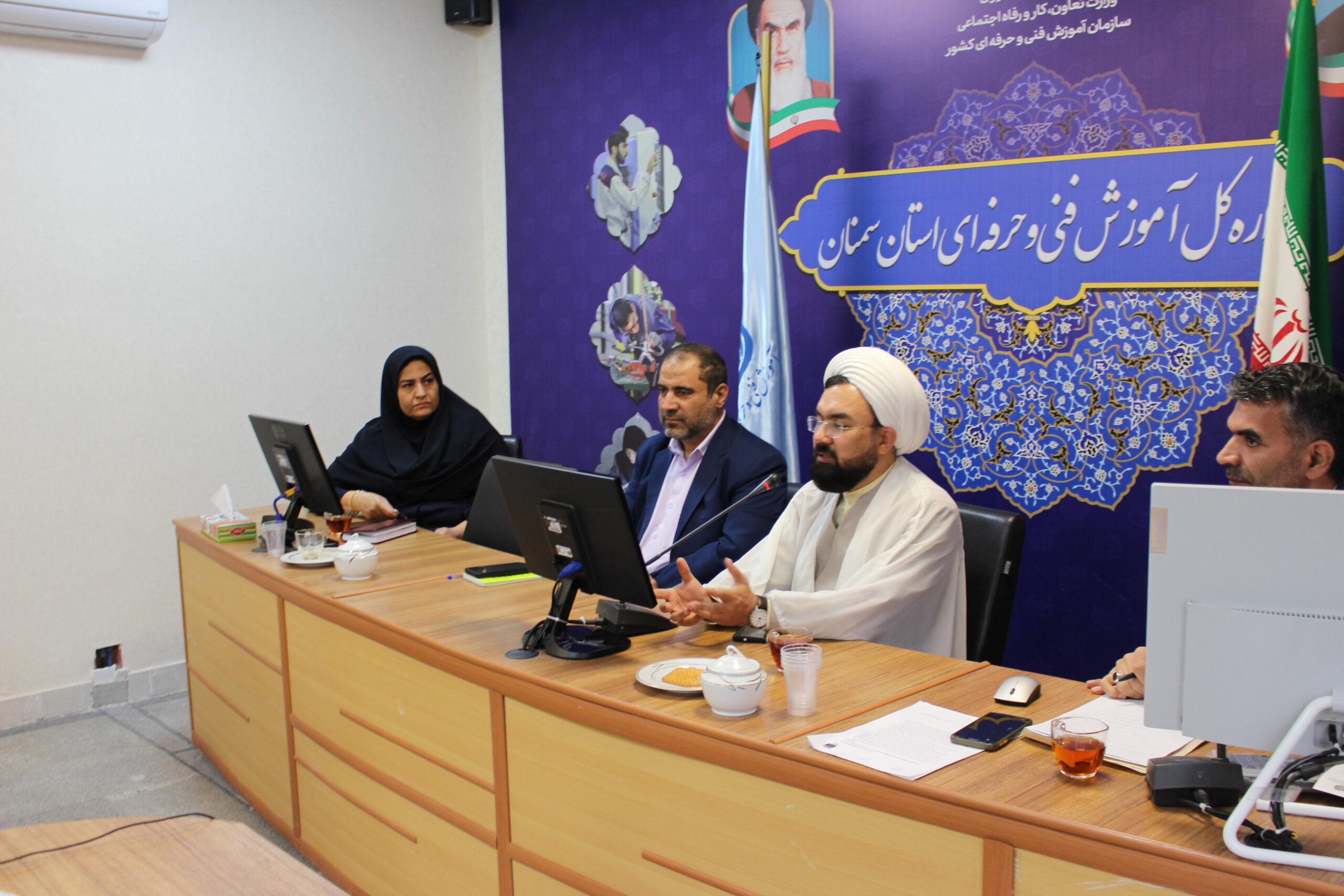 جلسه شورای اقامه نماز اداره کل آموزش فنی و حرفه ای استان برگزار شد.