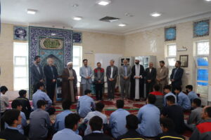 مدیرکل نوسازی و توسعه و تجهیز مدارس در نمازجماعت هنرستان تختی مشهد شرکت کرد