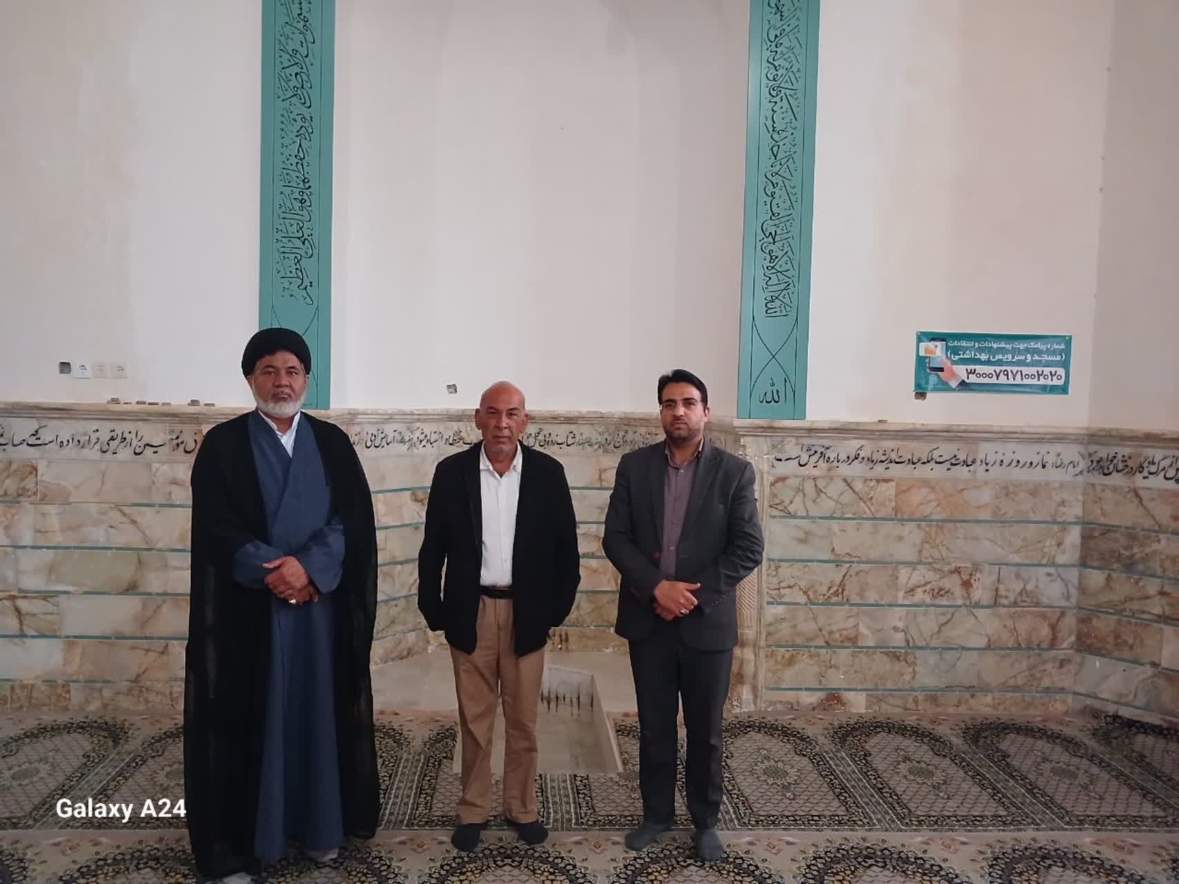 بازدید مدیر ستاد اقامه نماز استان یزد از مسجد بین راهی امام خمینی (ره)