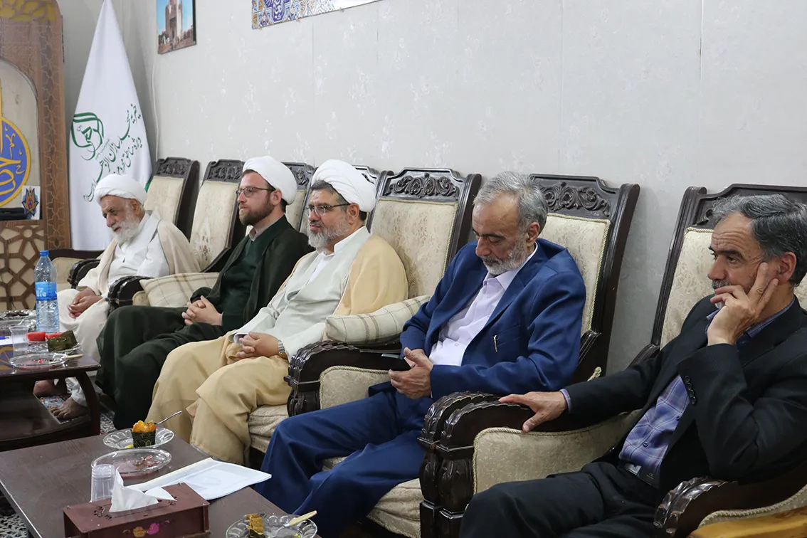 دیدار قائم مقام ستاد اقامه نماز کشور با هیئت مدیره خیریه مسجد سازان الزهرا سلام الله علیها اصفهان
