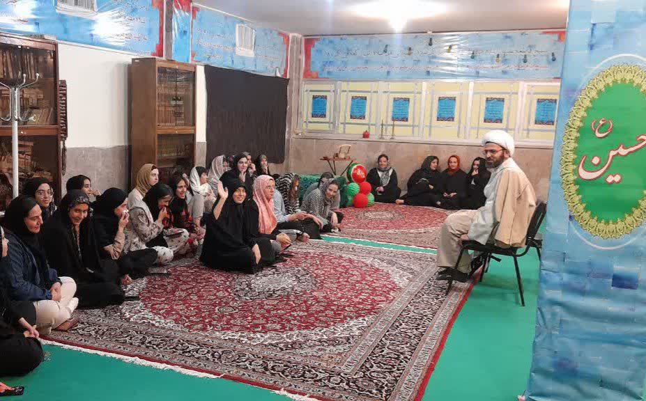 نشست نمازی در خوابگاه دانشجویان دانشگاه آزاد اسلامی واحد شهرضا اصفهان