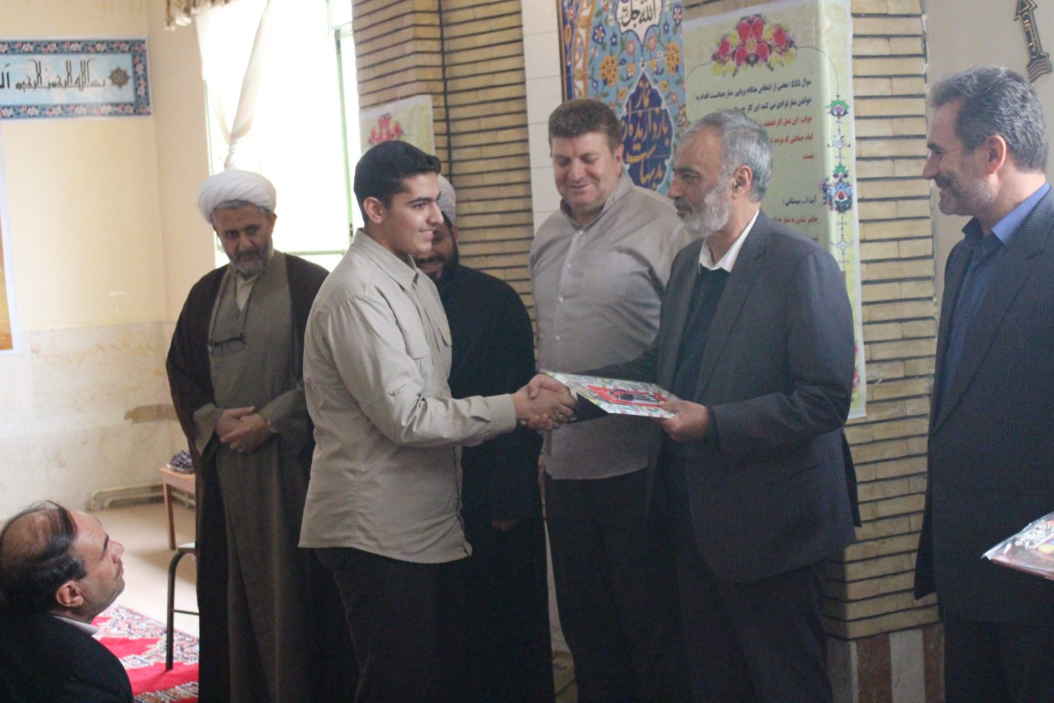 بازدید قائم مقام ستاد اقامه نماز کشور از مدرسه شاهد برادران آهندوست ارومیه