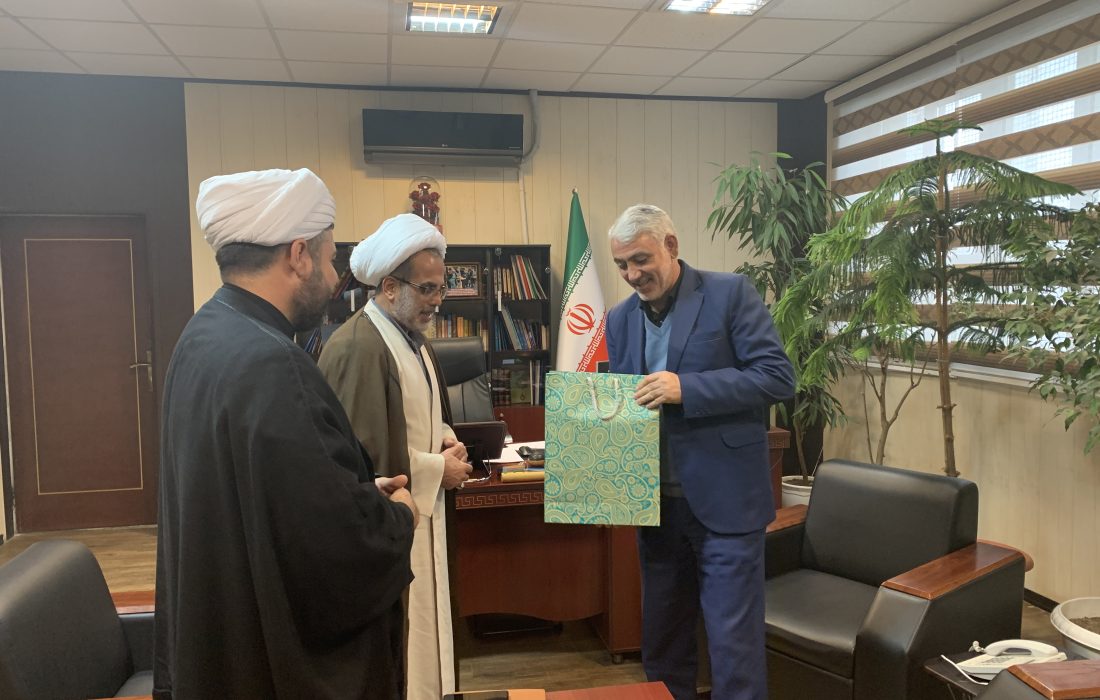 مدیر ستاد اقامه نماز استان تهران با فرماندار شهرستان بهارستان دیدار کرد