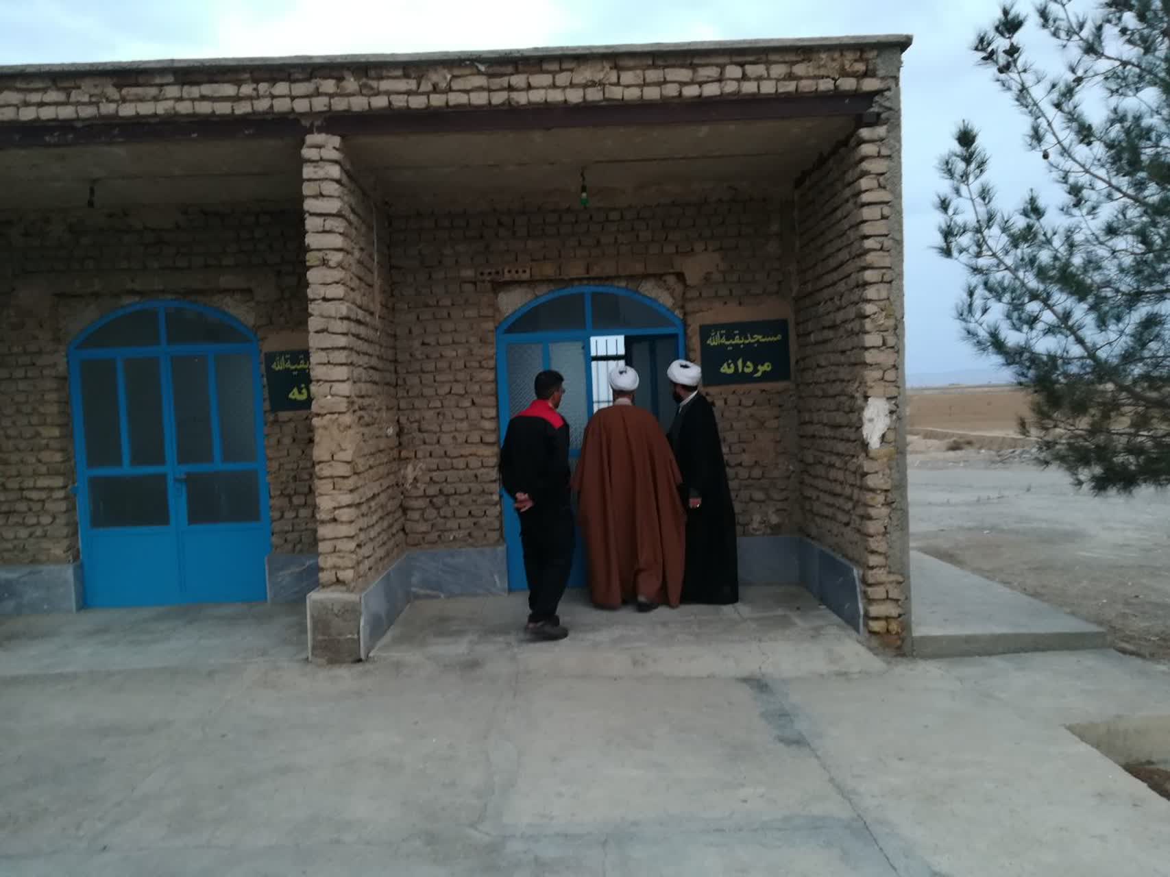 بازدید از مسجد بین راهی بقیه اله استان سمنان در روز هشتم فروردین