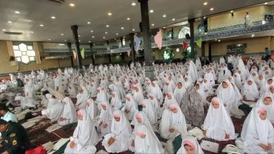 جشن تکلیف ۷۰۰ فرشته تویسرکانی باحضور امام جمعه این شهرستان در مصلی این شهرستان برگزار شد