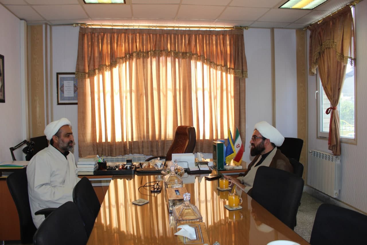 مدیر ستاد اقامه نماز استان مرکزی با مدیر حوزه علمیه خواهران استان دیدار کرد