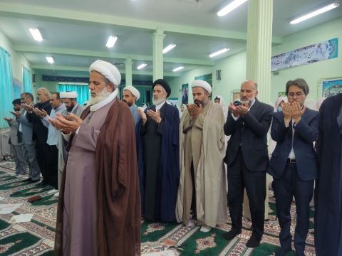 اقامه نماز جماعت در اولین روز بازگشایی مدارس خراسان جنوبی