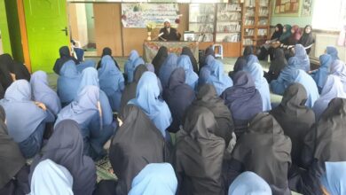نشست نمازی و گفتمان دینی در دبیرستان هجرت روستای دنگلان