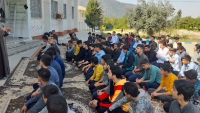 نشست دانش آموزی و اقامه نماز جماعت در دبیرستان نمونه دولتی ملا صدرا شهرستان رامیان