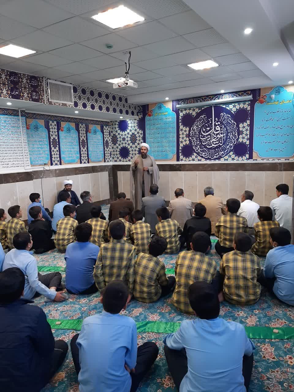 برگزاری نشست تخصصی نماز ویژه دانش آموزان مدرسه شهید بصیری پور بیرجند