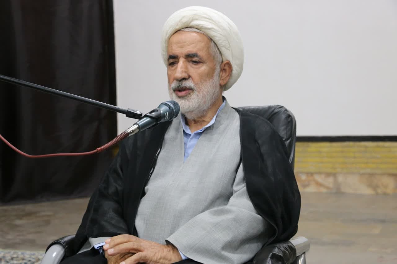 از فعالان امر نماز در زندان مرکزی کرمانشاه تجلیل به عمل آمد