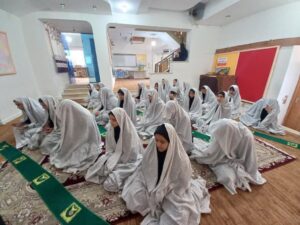 پرسش و پاسخ و اقامه نماز در مدرسه دخترانه سما علی آباد کتول
