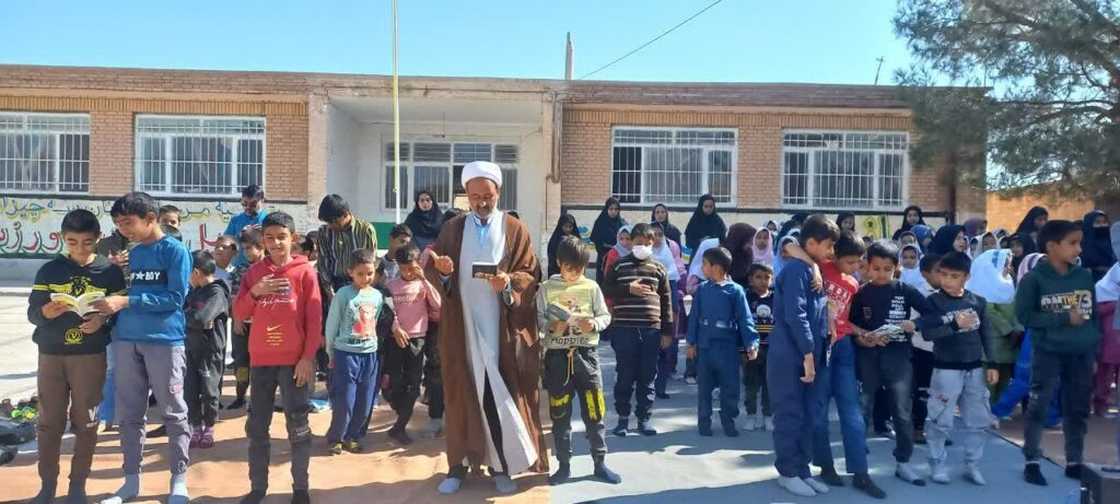 گفتمان های دینی با موضوع نماز در مدارس شهرستان تایباد برگزار شد