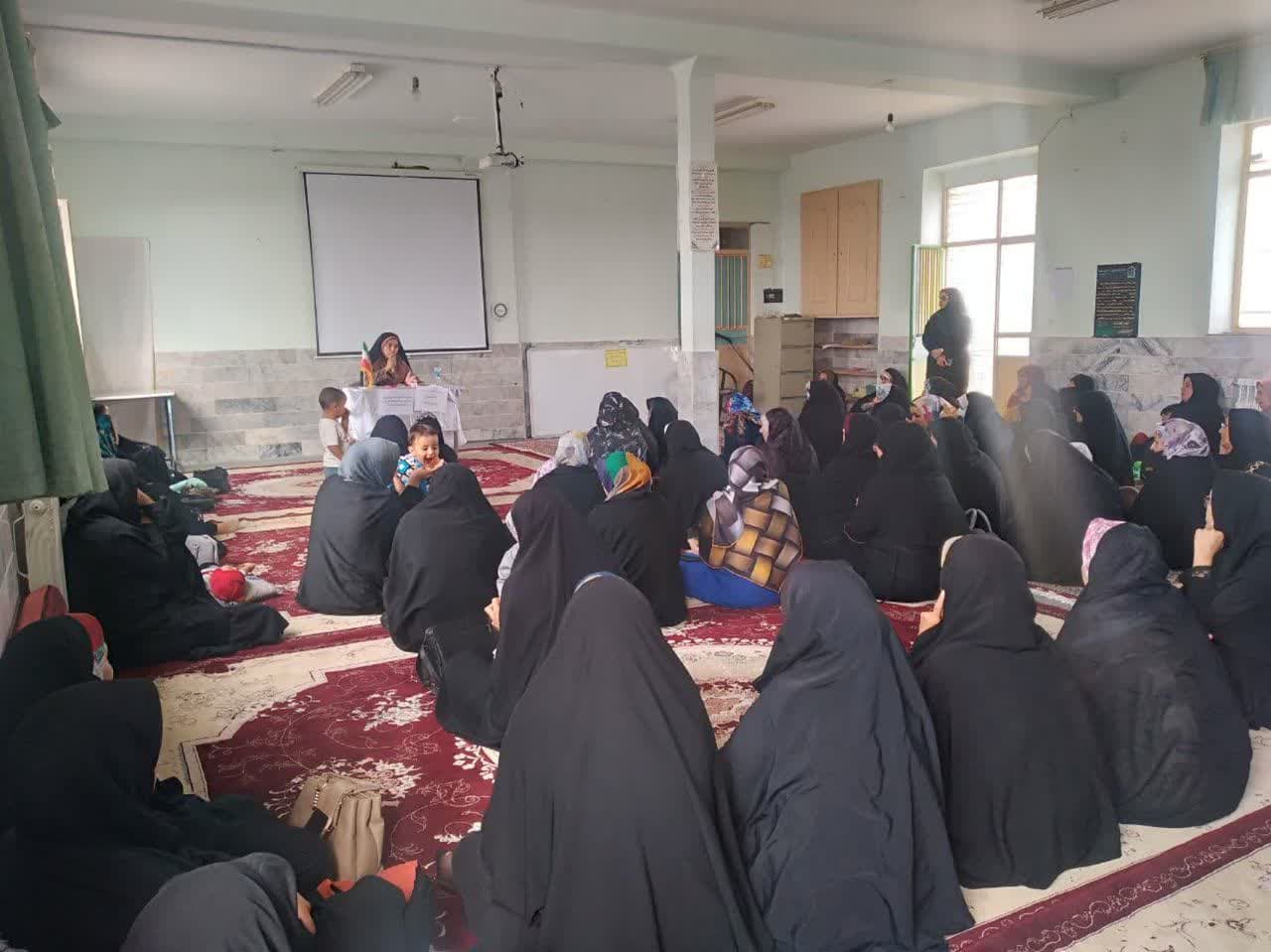 برگزاری کارگاه آموزشی ویژه خانواده ها با محوریت نماز در مدارس خراسان جنوبی
