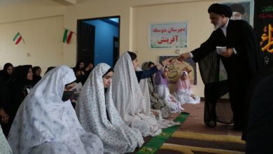 نشست پاسخ به شبهات نماز در دبیرستان آفرینش دهلران برگزار شد