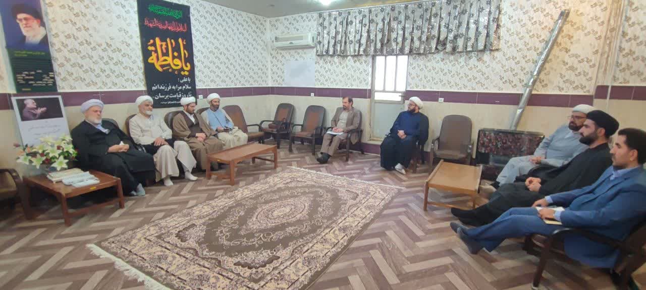 برگزاری نشست فصلی دبیران اقامه نماز شهرستان های استان لرستان