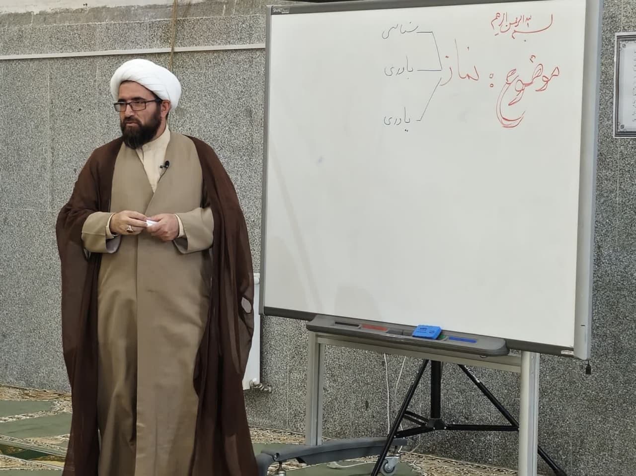 نشست معارف نماز در دانشگاه آزاد اسلامی شهرستان تفرش برگزار شد