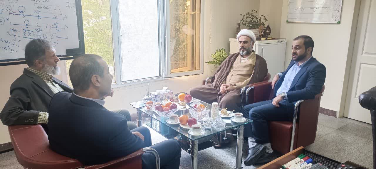 مدیرستاد اقامه نماز با مدیرکل صدا و سیمای استان البرز دیدار کرد