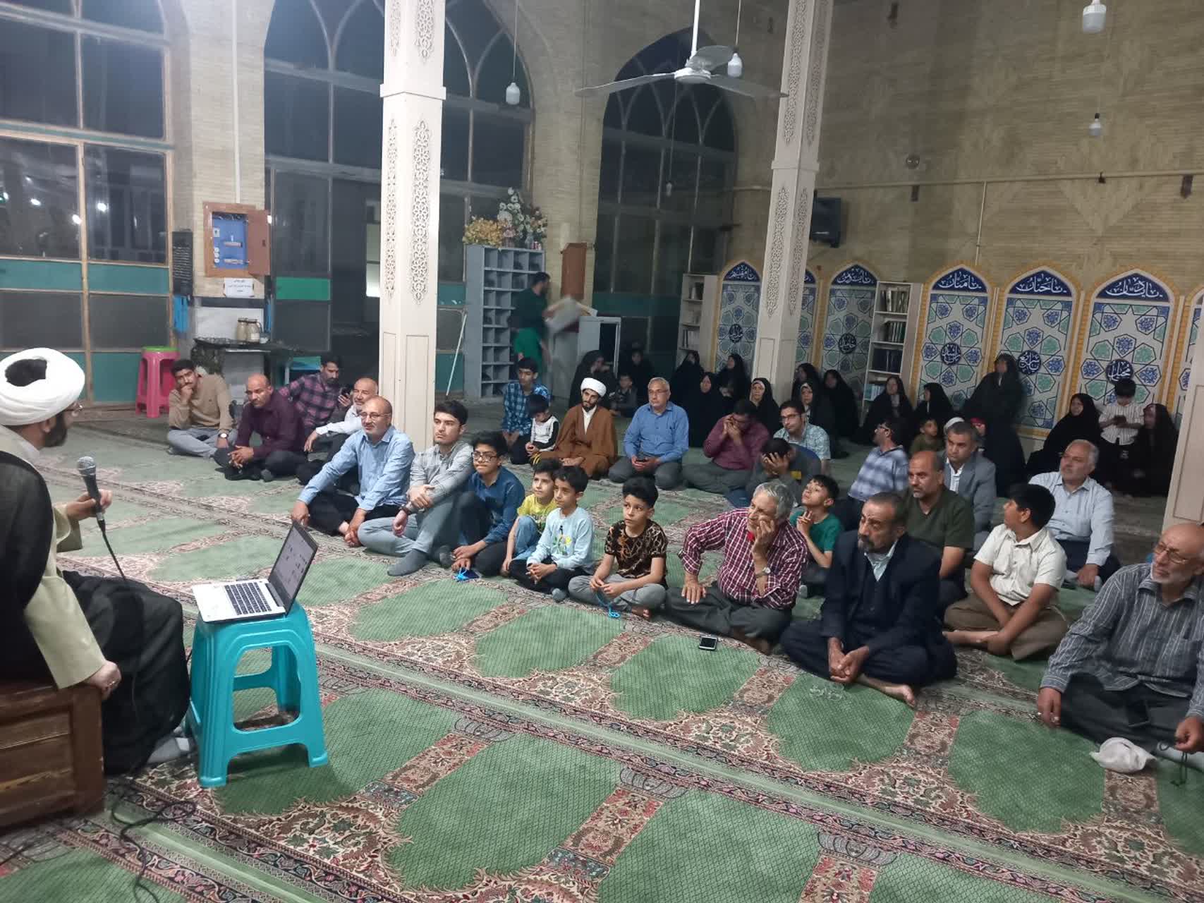 برگزاری نشست خانواده با موضوع نماز در شهرستان بردسیر