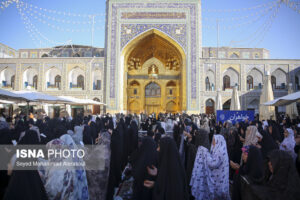 اقامه نماز عید سعید قربان در حرم مطهر رضوی