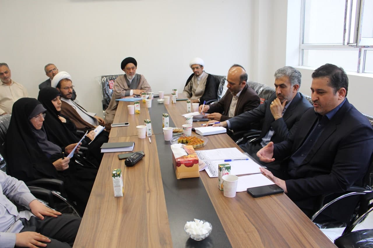 جلسه مدیر ستاد اقامه نماز قزوین با یاوران نماز استان برگزار شد