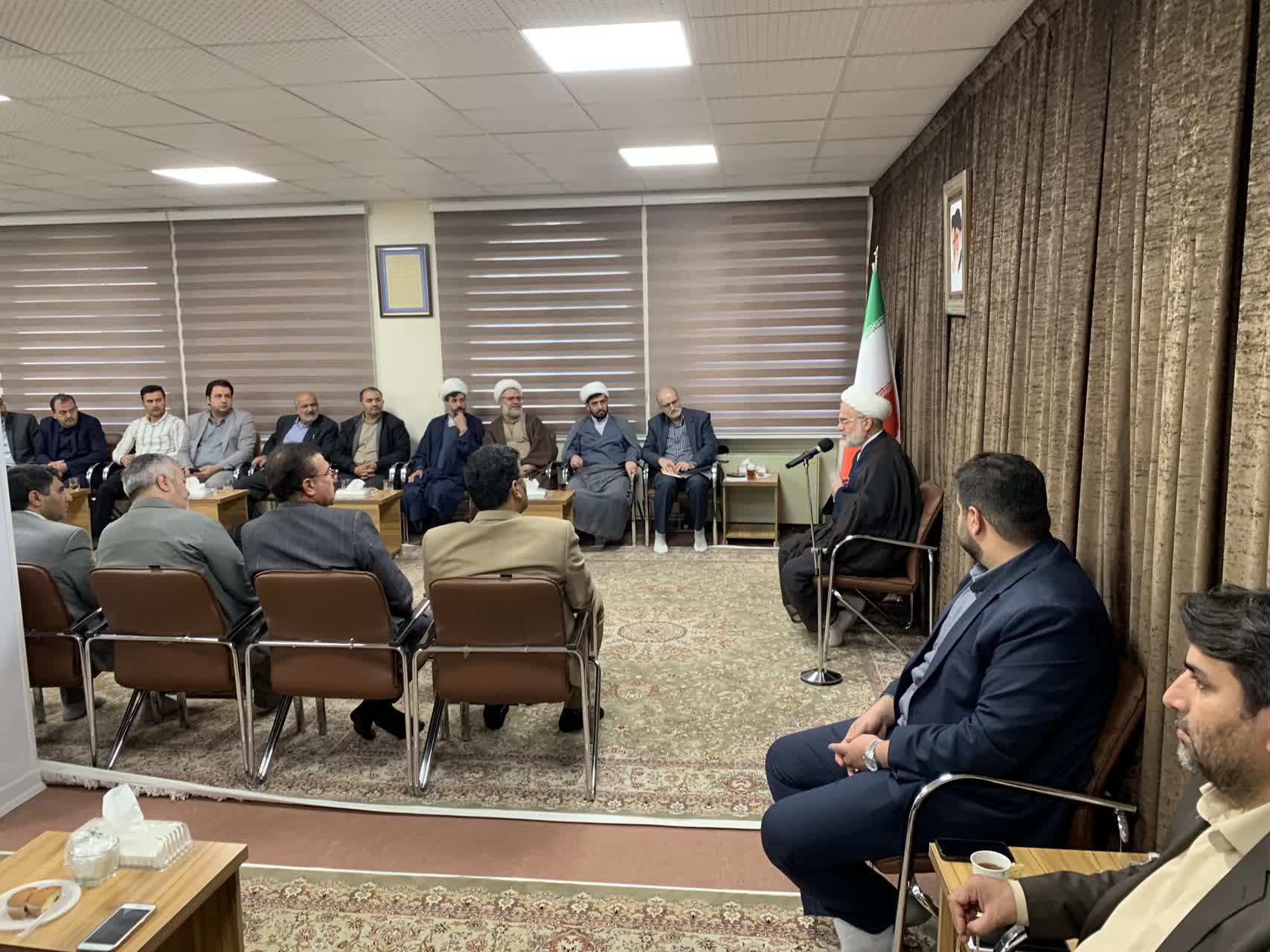 دبیران شورای اقامه نماز دستگاه های اجرایی استان با نماینده ولیفقیه دیدار و گفتوگو کردند