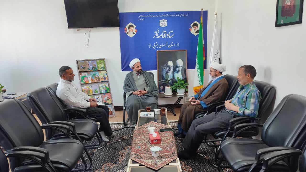 دیدار مسئول عقیدتی سیاسی بیمارستان ارتش خراسان جنوبی با مدیر ستاد اقامه نماز استان